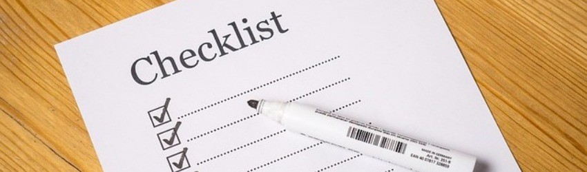 Checklist con caselle spuntate e pennarello