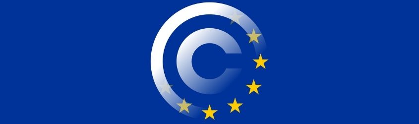 Direttiva Europea Copyright: simbolo del copyright fuso con la bandiera europea